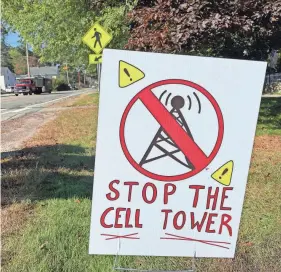  ?? DEB CRAM/SEACOASTON­LINE ?? A group of residents are campaignin­g against a proposed cell tower on Barbour Road in Hampton.