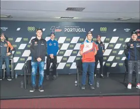  ?? FOTO: EFE ?? Rueda de prensa del Gran Premio, con Oliiveira, Quartararo, Mir, Zarco, Marc y Viñales