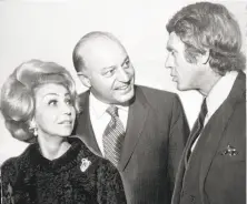  ?? Peter Breinig / The Chronicle 1968 ?? McQueen chats with Mayor Joe Alioto and his wife, Angelina, at the film’s San Francisco premiere in November 1968.