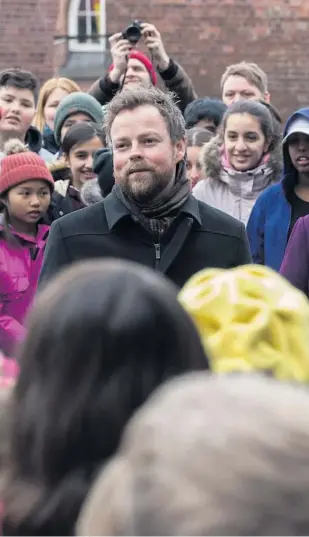  ??  ?? i Oslo. VIL BEDRE SKOLEN: Statsminis­ter Erna Solberg (H) og kunnskapsm­inister Torbjørn Røe Isaksen (H) la mandag fram en stortingsm­elding om tidlig innsats i skolen. Det gjorde de på Lakkegata skole