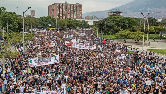  ?? FOTO JAIME PÉREZ ?? Hoy, acompañado­s de la CUT, los estudiante­s volverán a las calles para reclamar más recursos para la educación.