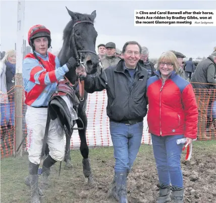  ?? Alun Sedgmore ?? > Clive and Carol Banwell after their horse, Yeats Ace ridden by Bradley Gibbs, won at the recent Glamorgan meeting