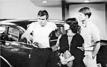  ?? — Photo courtesy of Universal ?? (From left) Paul Le Mat, Cindy Williams and Howard in 1973’s ‘American Graffiti’, which began shooting 45 years ago on Monday.