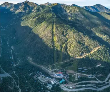  ?? CHRIS DAHL-BREDINE ?? Birds-eye view of Taos Ski Valley.