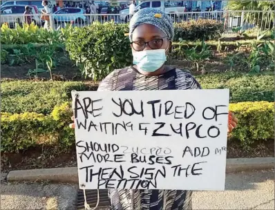  ??  ?? A Bulawayo resident protests transport woes