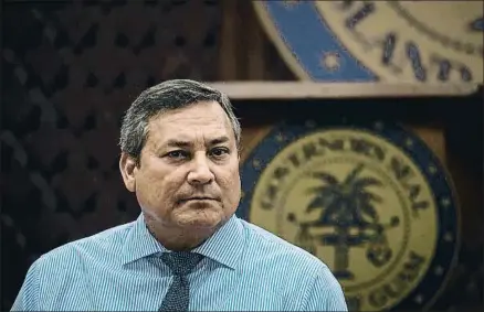  ?? ED JONES / AFP ?? El gobernador de Guam, Eddie Baza Calvo, durante una rueda de prensa en Agaña, el 14 de agosto