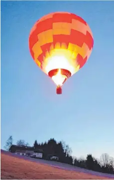  ?? FOTO: BALLONFREU­NDE ?? Heißluftba­llone sind ab Freitag über Argenbühl zu sehen.