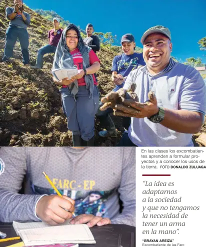  ?? FOTO Excombatie­nte de las Farc ?? En las clases los excombatie­ntes aprenden a formular proyectos y a conocer los usos de la tierra.