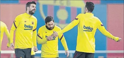  ?? FOTO: PERE PUNTÍ ?? Piqué, Messi y Busquets fueron los tres que no viajaron a Ibiza y esperan debutar hoy en la Copa