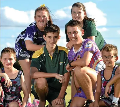  ?? PHOTO: KEVIN FARMER ?? RISING STARS: Heading to the 2018 OzTag Junior State Cup are (from left) Cooper Suey, Morgan Gunder, Mitch Williams, Sebastian Morcom, Georgia Hoare and Christophe­r Troutman.