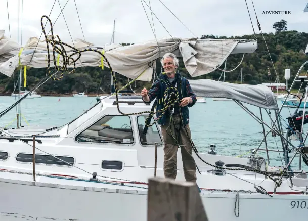  ??  ?? ABOVE: Arriving back at his home port of Matiatia on Waiheke Island, having run out of fuel BELOW: Reunited with his wife, Vibhusha, after 34 days at sea