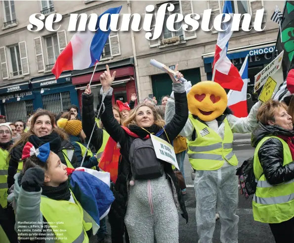  ??  ?? Manifestat­ion des femmes « gilets jaunes », à Paris, le 20 janvier. Au centre, Estelle, au RSA avec deux enfants qu’elle élève seule – dont Ebtissen qui l’accompagne ce jour-là.