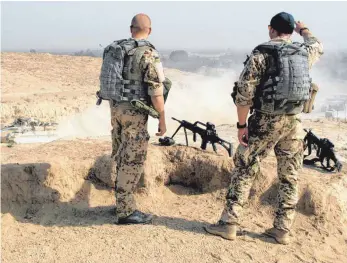  ?? FOTO: DPA ?? Deutsche Soldaten im Jahr 2010 an einem Observatio­nspunkt nahe dem afghanisch­en Kundus.