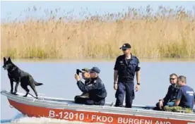  ?? AFP ?? Los restos apareciero­n en el lago Neusiedler.