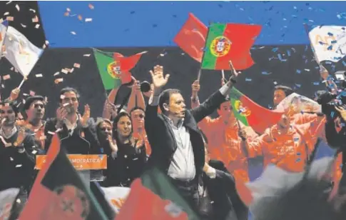  ?? // AFP ?? Montenegro, líder del bloque conservado­r, al final de un mitin celebrado este viernes en Lisboa