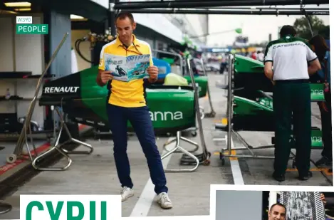  ??  ?? À gauche : Avec ses nombreux déplacemen­ts pour la saison de F1, Cyril ne peut naviguer autant qu’il le voudrait. Un peu de lecture saine l’aide à patienter entre deux sessions.