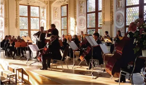  ?? Foto: Ernst Mayer ?? Das Ensemble „Camerata Europeana“gastierte im Rahmen der Residenzko­nzerte im Schloss Oettingen.
