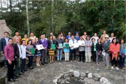  ?? Photo by Milo Bioso ?? CULTURAL SENSITIVIT­Y. The Cordillera News Agency, National Commission for Culture and the Arts, and Philippine Press Institute recently launched the Luzon cultural sensitivit­y manual on covering indigenous peoples for journalist and social media...