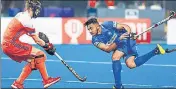  ?? AFP ?? ■
India’s Harmanpree­t Singh (right) in action against Netherland­s during their FIH Pro League clash in Bhubaneswa­r on Saturday.