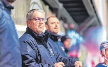  ?? FOTO: CHRISTIAN FLEMMING ?? „Passau war mehr bereit“, sagte Lindaus Trainer Gerhard Puschnik nach dem Spiel am Sonntag.