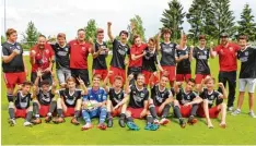  ?? Foto: Josef Abt ?? Der SV Thierhaupt­en ist zum siebten Mal in Folge Meister. Hinten von links: Jonas Mayr, Trainer Stefan Hörmann, Helmut Wackerl, Trainer Martin Wiedemann, Simon Schreier, Samuel Weixler, Simon Reiter, Elija Baumann, Ben Hörmann, Sebastian Seybold, Josef...