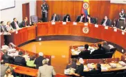  ??  ?? Audiencia en pleno de la Corte Constituci­onal.