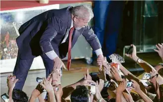  ?? Fabio Braga/Folhapress ?? O ex-presidente Lula durante ato nesta sexta no Centro de Convenções do Anhembi