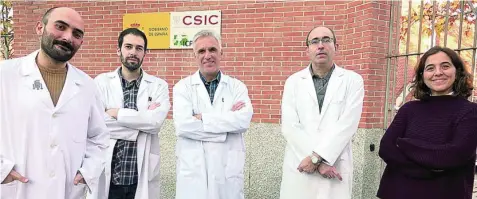  ?? INNOVADORE­S ?? El equipo de EvoEnzyme, ‘spin off ’ del CSIC, en sus instalacio­nes.