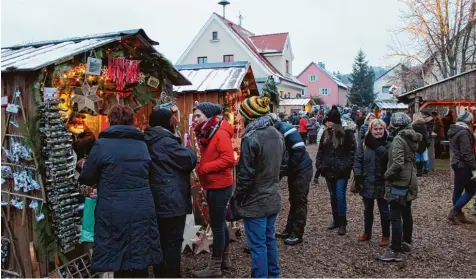  ?? Foto: Silke Federsel ?? In Unterhause­n waren am Wochenende mehr als 30 Verkaufsst­ände aufgebaut.