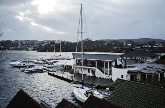  ??  ?? TIL SALGS: Marinaen med enebolig og restaurant­bygg har vaert til salgs siden februar.