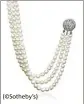  ?? (©Sotheby’s) ?? Collier composé de plus de  perles naturelles ayant appartenu à Marie-Antoinette () Estimation :     $