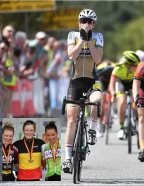  ?? FOTO'S MARC VAN HECKE ?? Lotte Rotman kan het niet geloven. Zij pakt de nationale titel bij de juniores. Inzet: de Kontichse in haar driekleur.