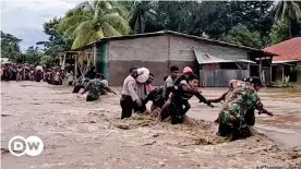  ??  ?? Hundreds of people in Indonesia and East Timor have been forced to leave their flooded homes following heavy rain