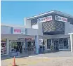  ?? MANDILAKHE TSHWETE ?? CAMPS Bay residents stood against Pick n Pay over its plans to open a liquor store in the area. |