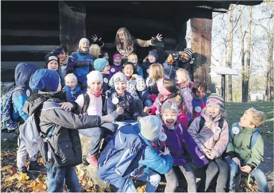  ?? ALLE FOTO: SINDRE OMENÅS ?? SKREKK: Barna ved Stigeråsen skole fikk møte heksa da de besøkte Brekkepark­en denne uken.