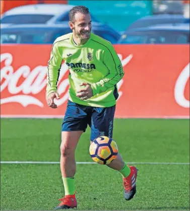  ??  ?? A PUNTO DE VOLVER. Roberto Soldado está a unos días de recibir el alta médica.