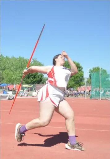  ?? ?? Estancia's Katelyn Garcia launching the javelin during her gold medal winning performanc­e at the 1A-3A track and field state championsh­ips, May 7, 2022. Photo by Ger Demarest.