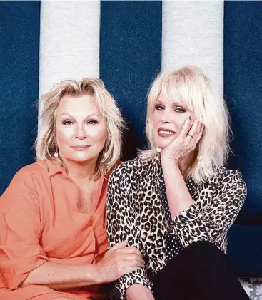  ?? NYT ?? Jennifer Saunders, left, and Joanna Lumley bring their clueless BBC characters Edina and Patsy, respective­ly (and their friends, Champagne and vodka), to American cinemas with “Absolutely Fabulous: The Movie.”