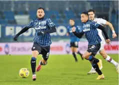  ?? CORTESÍA ?? Muriel acompaña la jugada en el Atalanta vs. Génova.