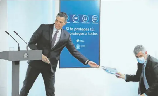  ?? JAIME GARCÍA ?? Por la mañana
Tras el Consejo de Ministros, Pedro Sánchez compareció para volver a publicitar el plan de recuperaci­ón articulado en torno a los fondos europeos