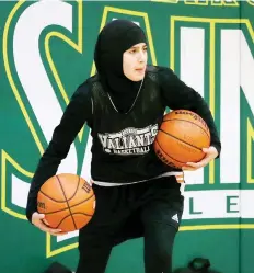  ?? NICK BRANCACCIO FILES ?? Noor Bazzi scored 16 points for the St. Clair College Saints Friday in the team’s 71-51 win over the Oshawa Durham Lords, earning them a shot at the OCAA women’s basketball title.