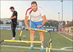  ??  ?? TÉCNICO. Rafa Navarro dirigió en las categorías inferiores del Córdoba.