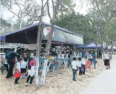  ??  ?? Las autoridade­s de Agafam estiman que a diario unos 500 niños de las escuelas de la ciudad visitaron las exposicion­es.