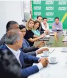  ?? JOHN DURÁN ?? El excandidat­o se reunió con los que serán diputados.