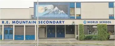  ?? ARLEN REDEKOP/ PNG FILES ?? Langley’s R.E. Mountain Secondary School will become a middle school when the new secondary school being built next door is completed.