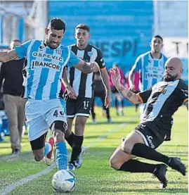  ?? ?? RAMIRO PEREYRA/ ARCHIVO
QUIERE LA FINAL. Los cordobeses medirán fuerzas ante los chaqueños.
Racing:
Chaco For Ever:
Hora: Estadio: Árbitro: TV: