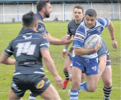  ?? Aidy Gleeson snr ?? Wayne English on the charge for Mayfield against Egremont