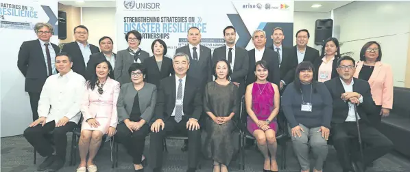  ??  ?? HANS T. SY (seated fourth from left), Chairman of SM Prime Holdings Executive Committee and Board Member, UNISDR ARISE, welcomed Ms. Mami Mizutori, the new Special Representa­tive of the UN Secretary General for Disaster Risk Reduction (seated fifth from left) who graced ARISE Philippine­s’ Forum on Disaster Resilience. Others in the photo are officials from the national government, local government­s and partners and heads of ARISE members.