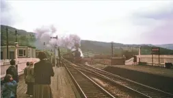  ?? ?? LMS 5XP Jubilee 4-6-0 No. 45593 Kolhapur heads the ‘Derbyshire Dawdler’ railtour through Hathersage on April 22, 1967. LT CMDR JOHN SHUTTLEWOR­TH