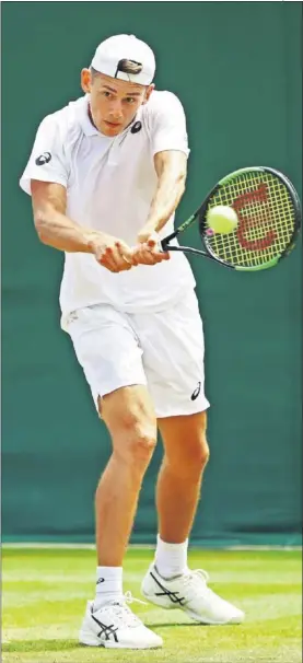  ??  ?? EN DESARROLLO. Álex de Miñaur, durante un partido en Wimbledon.